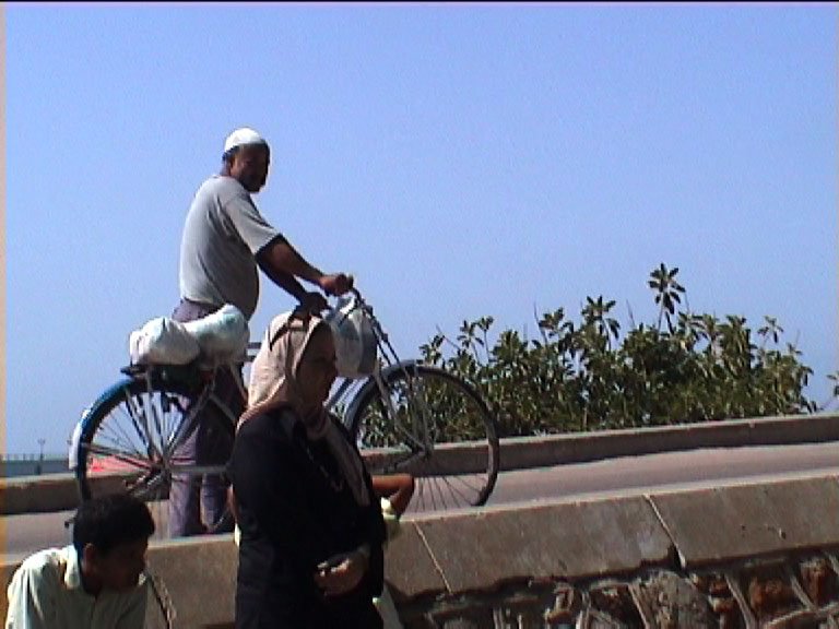 Bauchladentheater-Auftritte-Deutsches-Festival-Alexandria