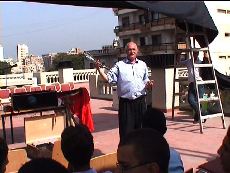 Bauchladentheater-Auftritte-Deutsches-Festival-Alexandria