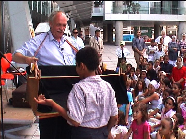 Bauchladentheater-Auftritte-Deutsches-Festival-Alexandria