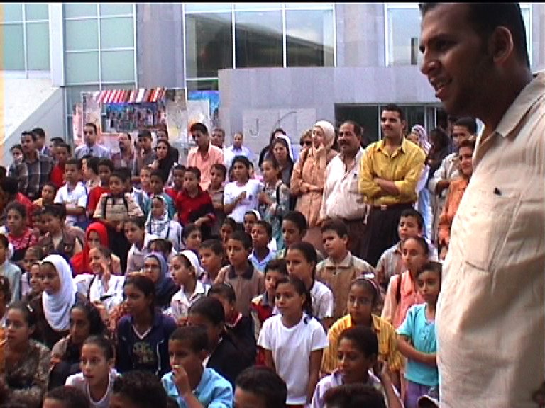 Bauchladentheater-Auftritte-Deutsches-Festival-Alexandria