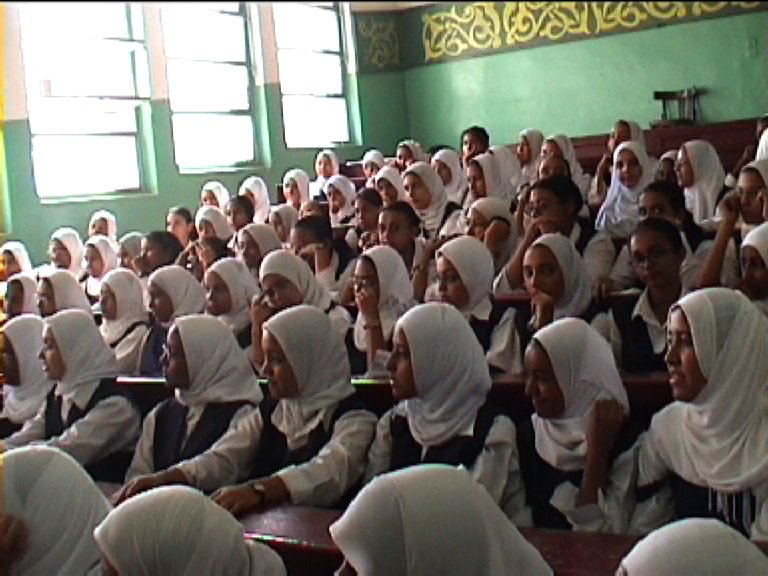 Bauchladentheater-Auftritte-Deutsches-Festival-Assuan