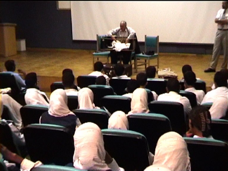 Bauchladentheater-Auftritte-Deutsches-Festival-Assuan