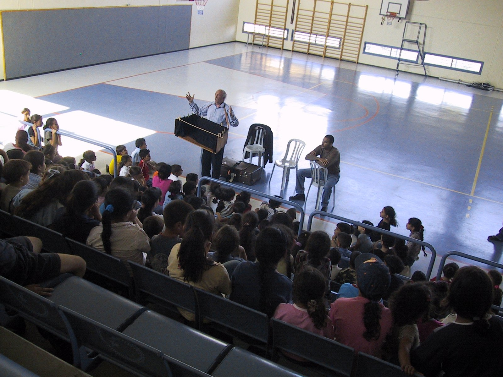Bauchladentheater-Auftritte-Israel-Palestina-2005
