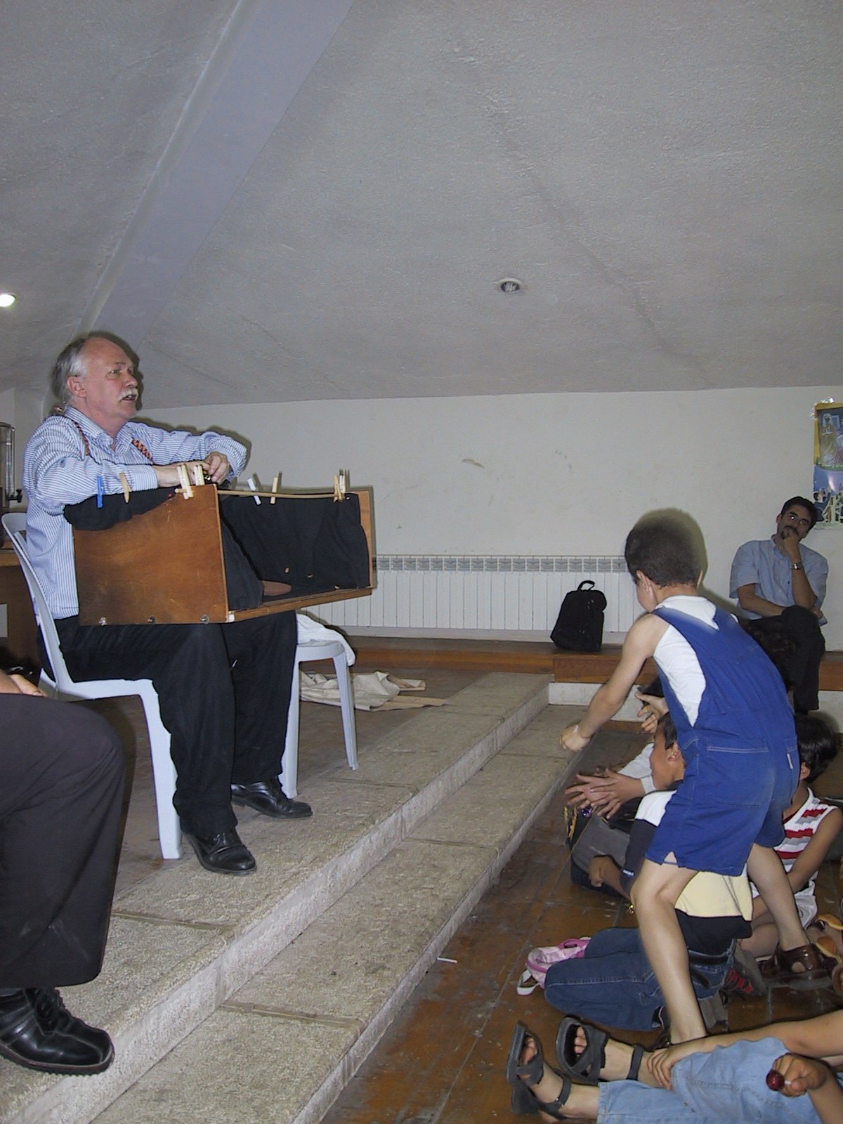 Bauchladentheater-Auftritte-Israel-Palestina-2005