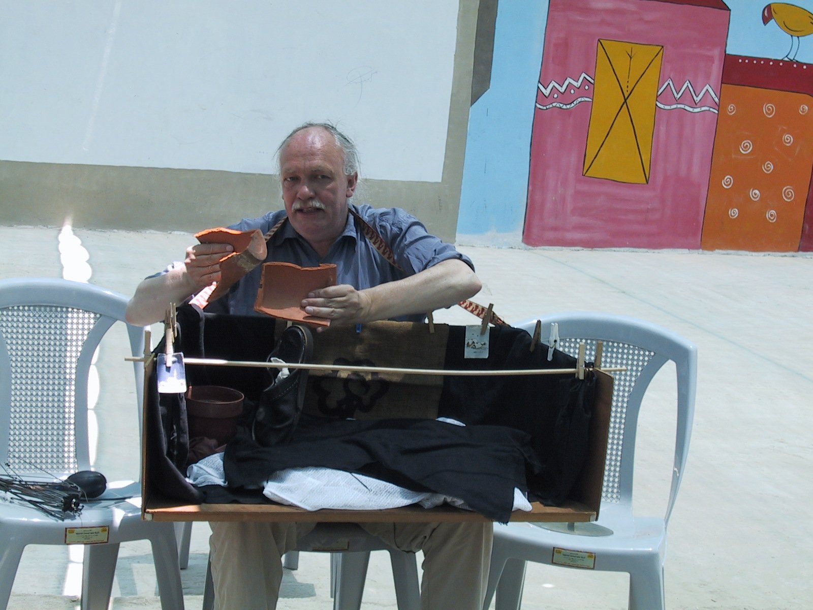 Bauchladentheater-Auftritte-Israel-Palestina-2005