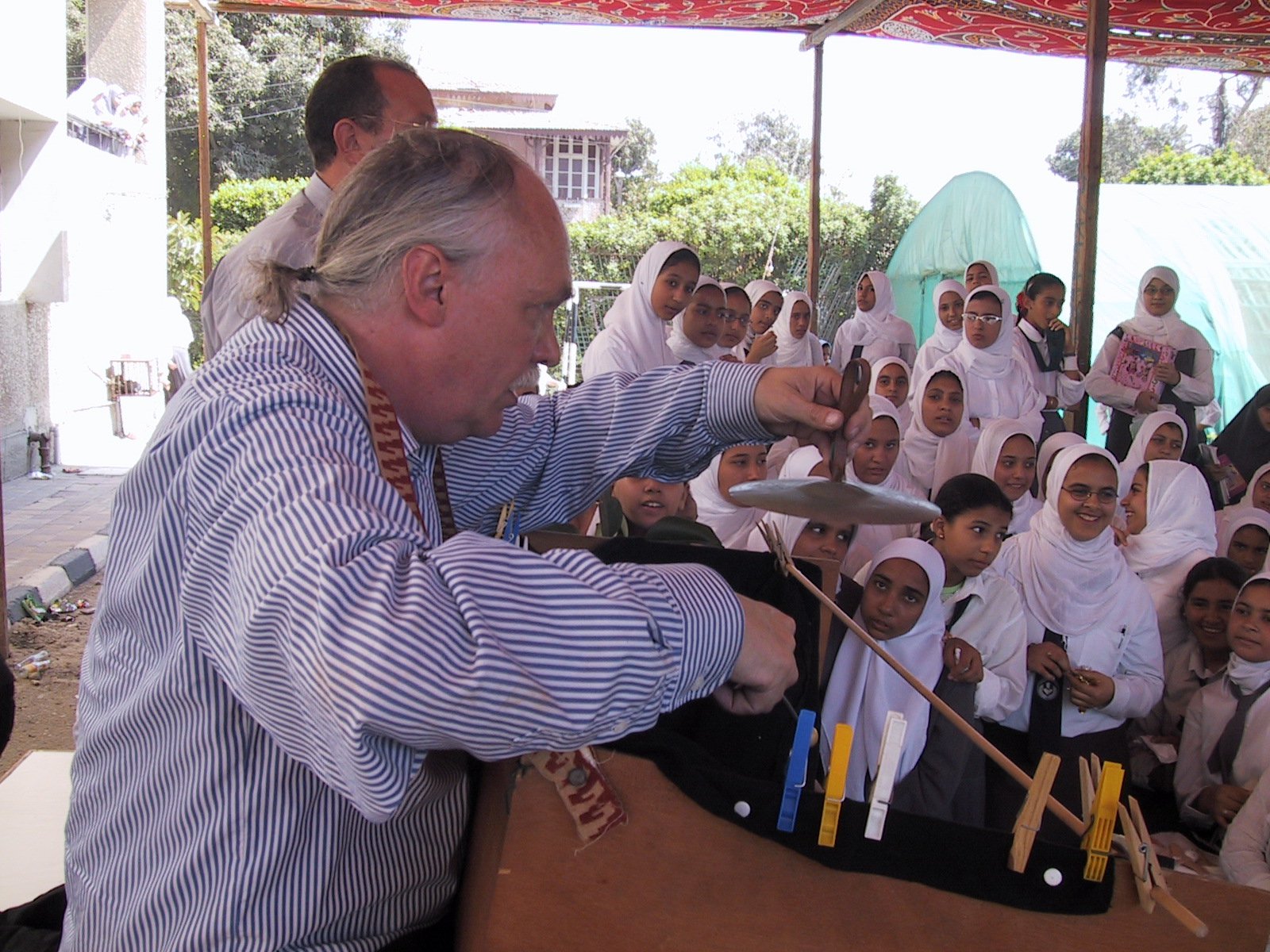 Bauchladentheater-Auftritte-Deutsches-Festival-Nildelta