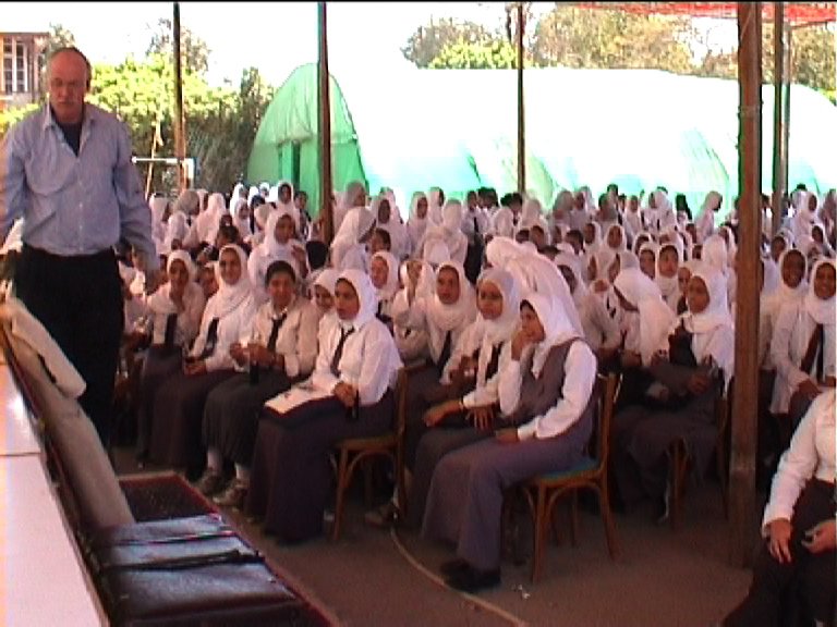 Bauchladentheater-Auftritte-Deutsches-Festival-Nildelta