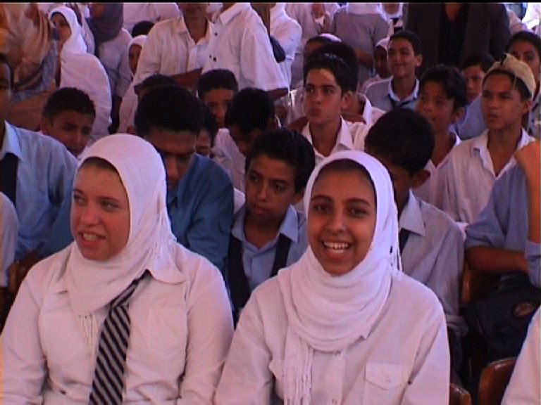 Bauchladentheater-Auftritte-Deutsches-Festival-Nildelta