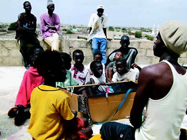 Bauchladentheater Projekt mit dem Goethe Institut Dakar, in 'Ecopol', Dakar, Senegal | Workshop